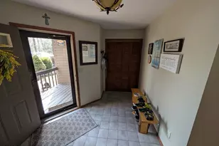 110 Woodmont Cir, Greentown, PA 18426 - Photo 6