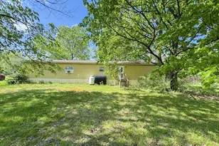 279 E Lizard Creek Rd, Lehighton, PA 18235 - Photo 2