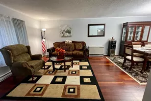 2105 Larkspur Ln, Tobyhanna, PA 18466 - Photo 2