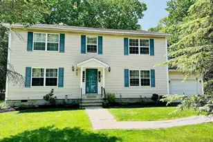 2105 Larkspur Ln, Tobyhanna, PA 18466 - Photo 1