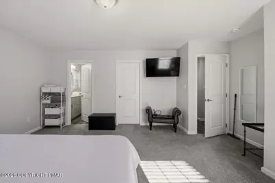  191 Squirrelwood Court, Effort, PA 18330 - Photo 32