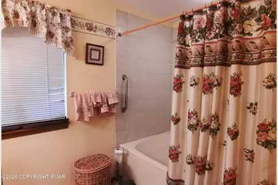  409 Tudor Court, Bushkill, PA 18324 - Photo 10