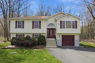 825 Clearview Dr, Long Pond, PA 18334 - Photo 2