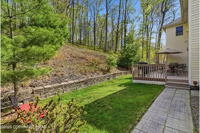  366 Rolling Hills Drive, East Stroudsburg, PA 18302 - Photo 18
