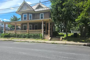 729 George St, Pen Argyl, PA 18072 - Photo 4
