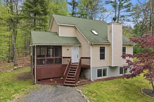 101 Colonial Ct, Dingmans Ferry, PA 18328 - Photo 2