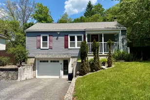 105 Periwinkle Ln, Stroudsburg, PA 18360 - Photo 1
