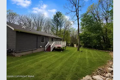  30 Burrwood Drive, Effort, PA 18330 - Photo 2