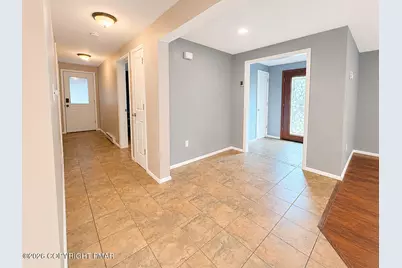  30 Burrwood Drive, Effort, PA 18330 - Photo 4