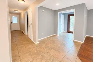 30 Burrwood Dr, Effort, PA 18330 - Photo 4
