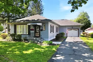 237 Huston Ave, Stroudsburg, PA 18360 - Photo 1