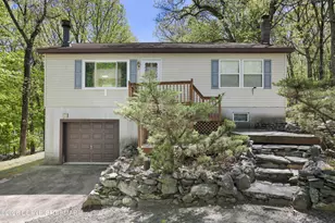 140 Whippoorwill Dr, Bushkill, PA 18324 - Photo 2