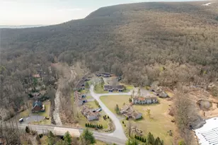 238 Evergreen Ct, Tannersville, PA 18372 - Photo 6