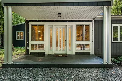  11 Mason Street, Mount Pocono, PA 18344 - Photo 2