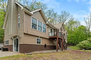 4107 Hickory Ln, East Stroudsburg, PA 18302 - Photo 4