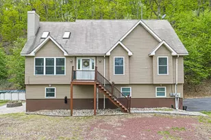 4107 Hickory Ln, East Stroudsburg, PA 18302 - Photo 2
