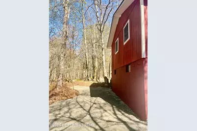  765 Country Place Drive, Tobyhanna, PA 18466 - Photo 10