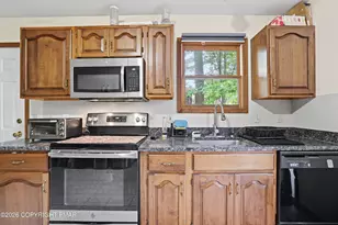2327 Woodcrest Dr, East Stroudsburg, PA 18302 - Photo 6