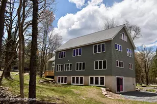 101 Lindbergh Cir, Albrightsville, PA 18210 - Photo 2