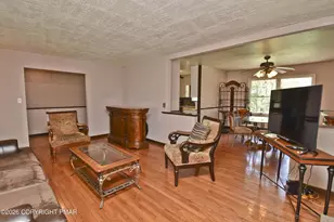 218 Applewood Dr, Swiftwater, PA 18370 - Photo 6
