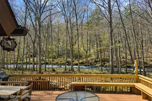 6298 Decker Rd, Bushkill, PA 18324 - Photo 4