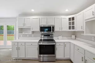 2407 Larkspur Dr, Stroudsburg, PA 18360 - Photo 16