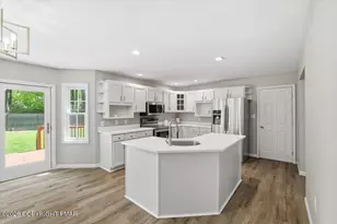 2407 Larkspur Dr, Stroudsburg, PA 18360 - Photo 14