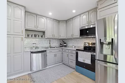  215 Greenbriar Circle, Tobyhanna, PA 18466 - Photo 6