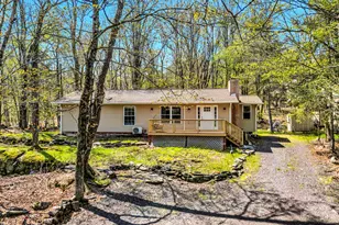 287 Lakeview Dr, Lake Ariel, PA 18436 - Photo 1