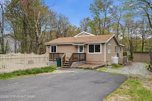 9851 Deerwood Dr, Tobyhanna, PA 18466 - Photo 4