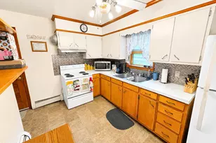 118 Tharp St, Coal Township, PA 17866 - Photo 4