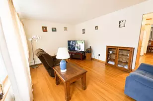 118 Tharp St, Coal Township, PA 17866 - Photo 10