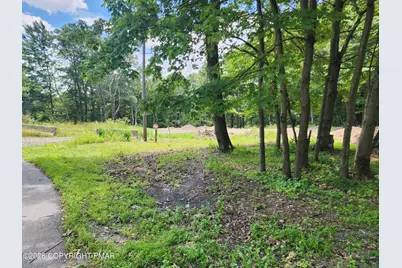  17 Laurel Lane, Mount Pocono, PA 18344 - Photo 2