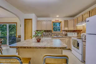 164 Bellingham Dr, Bushkill, PA 18324 - Photo 10