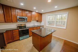7170 Winnebago Dr, Pocono Lake, PA 18347 - Photo 14