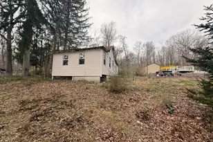 243 Sand Spring Rd, Cresco, PA 18326 - Photo 6