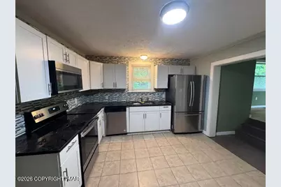  203 Pokona Avenue, Stroudsburg, PA 18360 - Photo 10