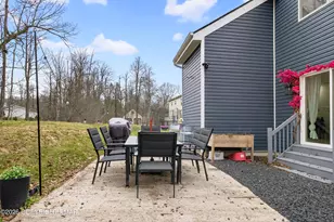 1070 7 Nations Dr, Tobyhanna, PA 18466 - Photo 6