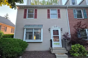 132 Eaglesmere Cir, East Stroudsburg, PA 18301 - Photo 1