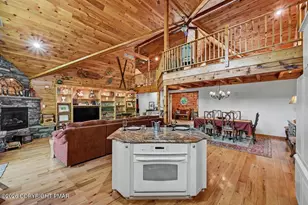 2123 Camp Owaissa Ct, Pocono Pines, PA 18350 - Photo 10