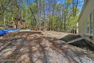 3554 Acorn Cir, East Stroudsburg, PA 18302 - Photo 6