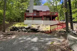5709 Decker Rd, Bushkill, PA 18324 - Photo 2