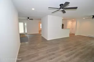 19 Sleepy Hollow Ln, East Stroudsburg, PA 18302 - Photo 6