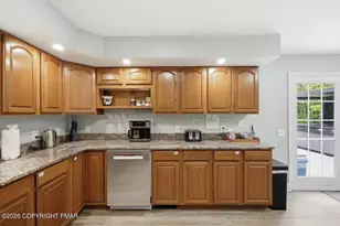 310 Estate Dr, East Stroudsburg, PA 18302 - Photo 18