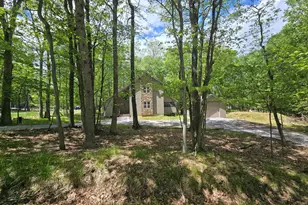 63 Guest Cir, Albrightsville, PA 18210 - Photo 2