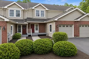 11 Oak Leaf Ln, East Stroudsburg, PA 18301 - Photo 2
