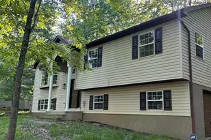 1147 Hunters Woods Dr, East Stroudsburg, PA 18301 - Photo 2
