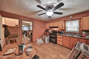 230 Carbon St, Lehighton, PA 18235 - Photo 18