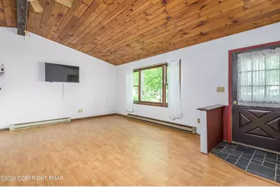  2289 Walnut Trail, Bushkill, PA 18324 - Photo 4