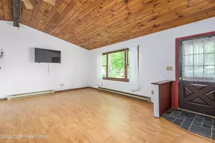 2289 Walnut Trail, Bushkill, PA 18324 - Photo 4